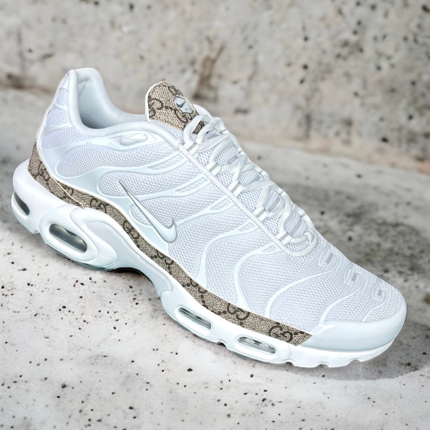 CUSTOM SNEAKER